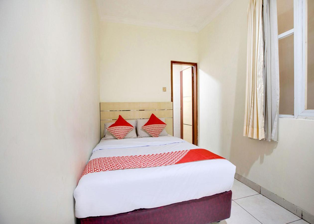 Oyo 2554 Hotel Arimbi Lama Dewi Sartika Бандунг Экстерьер фото