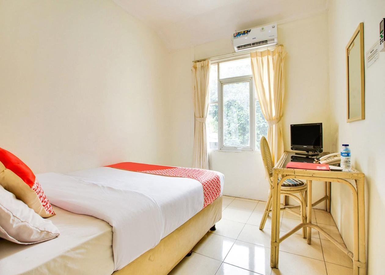 Oyo 2554 Hotel Arimbi Lama Dewi Sartika Бандунг Экстерьер фото